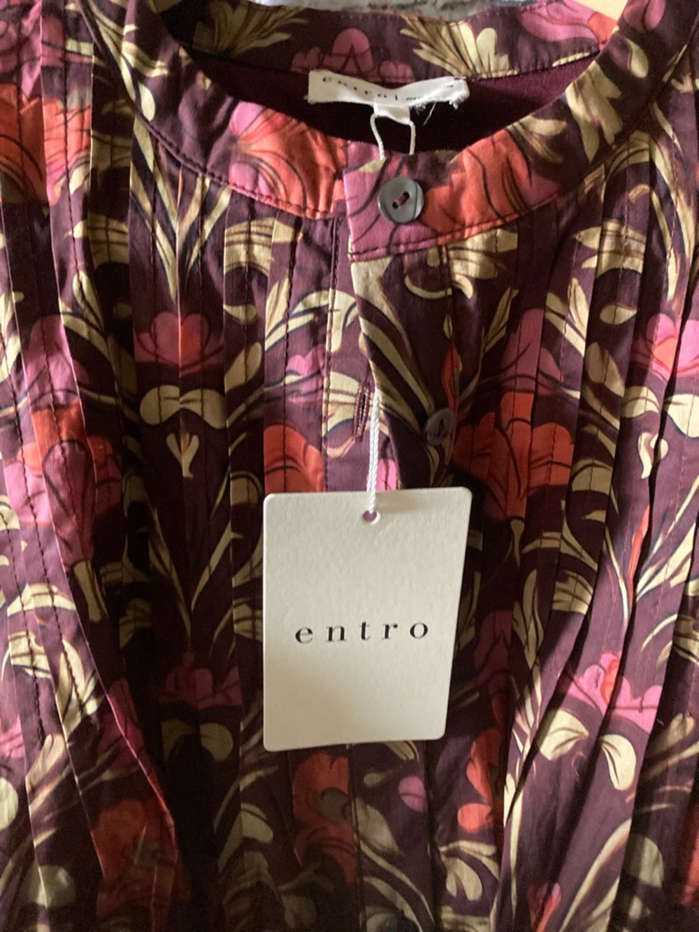 entro Floral Puff-Sleeve Mini Dress in Burgundy and Pink - Picture 4 of 13